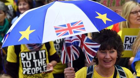 Cientos de miles de personas se manifiestan por un referéndum del 'brexit'