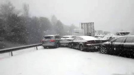Casi 40 heridos y 50 vehículos accidentados en la A-1 a su paso por Madrid