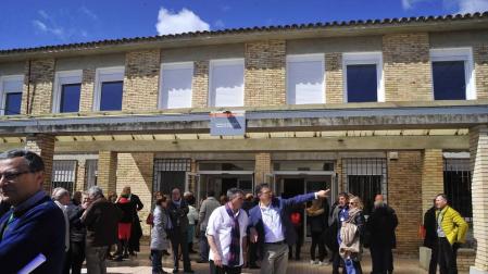Reencuentro en el instituto de Tafalla por sus 50 años