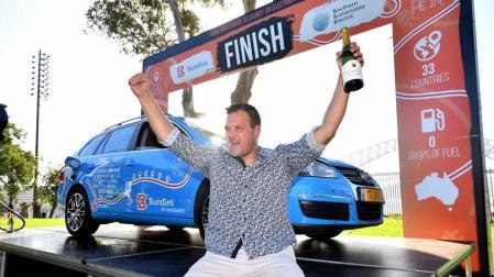 Completan en Australia un viaje de 95.000 kilómetros en coche eléctrico