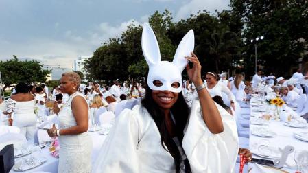 La Habana se viste de blanco para cenar