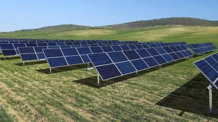 Mecasolar suministrará 186 MW de seguidores solares a Grupo Cobra