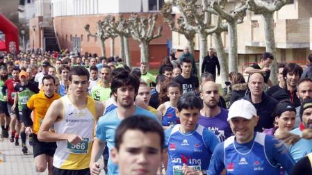 La carrera, organizada por el club Ardoi, reunió a más de medio millar de corredores.