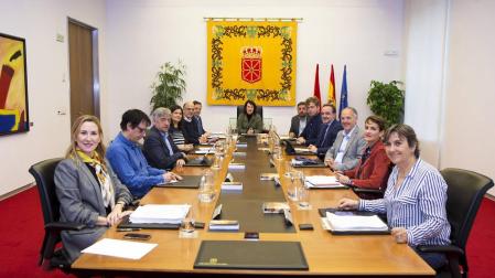 Constituida la Comisión Permanente del Parlamento de Navarra
