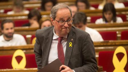El Parlament insta a Torra a convocar elecciones o una cuestión de confianza