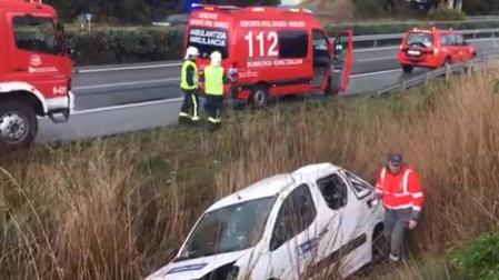 Tres heridos leves en una salida de vía en la AP 15 en Olite