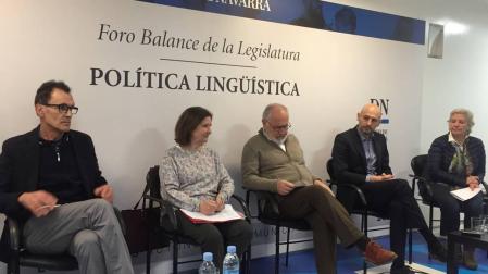 Consensuar, y no imponer, una política lingüística acorde a la demanda de los navarros, eje del foro de DN