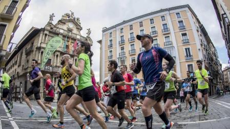 Una carrera por relevos, novedad en la Media de Pamplona