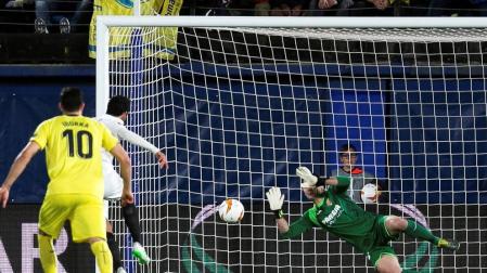 El Valencia golpea primero y se acerca a semifinales