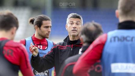 Martí ve al Deportivo "con muchas posibilidades" de ganar a Osasuna