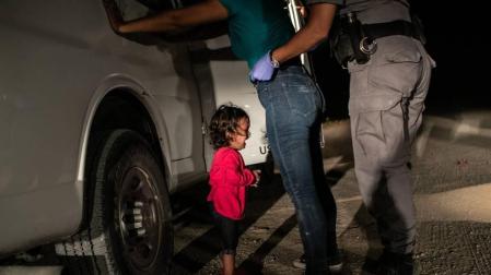 Una niña migrante llorando en la frontera de México, premio World Press Photo 2019