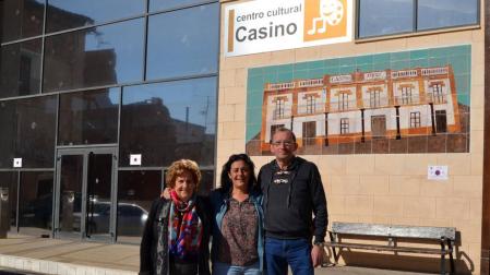El Casino de Andosilla añade a su fachada la memoria de sus fundadores
