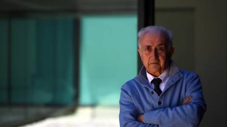 José Moya, neurólogo infantil: "Si acariciamos a los niños, les aparecerán nuevas neuronas”