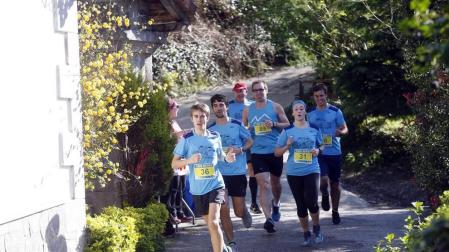 Más de 400 corredores han participado en la carrera.