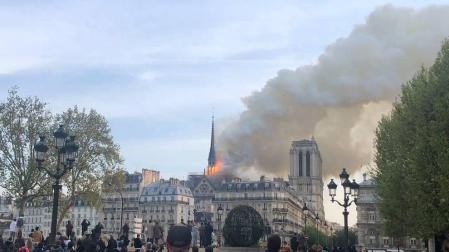 Imágenes del incendio en la catedral Notre Dame de París.