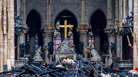 Imágenes del incendio en la catedral Notre Dame de París.