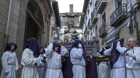 Imágenes de la procesión de Viernes Santo en Estella.