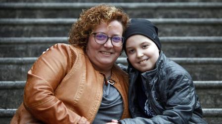 Noel se aferra a un ensayo clínico, de 330.000 euros, para vencer el cáncer