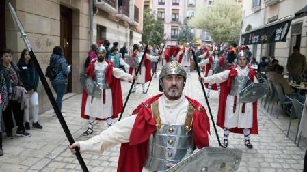 Alrededor de 80 personas escenificaron este miércoles en Tudela la Pasión de Jesús.