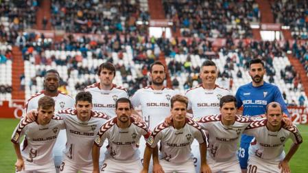 Lluvia de goles en el Carlos Belmonte para que el Albacete siga soñando con el ascenso