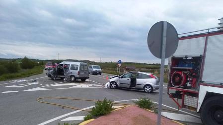 Cuatro personas heridas en un accidente en el cruce entre Allo y Arróniz