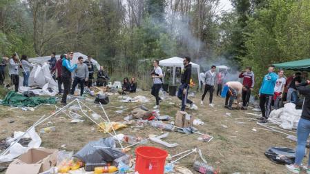 Tudela recogió el lunes la basura de las comidas del Ángel del domingo