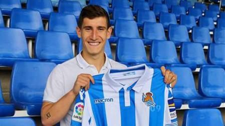 El jugador navarro Aihen Muñoz renueva con la Real Sociedad hasta 2022