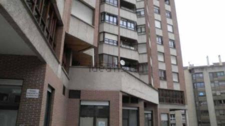 Imagen del edificio donde se ubica la oficina en venta de RTVE.