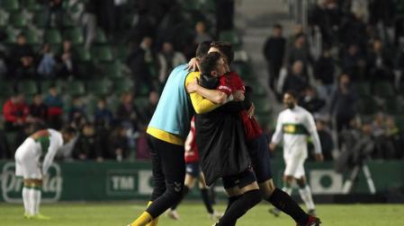 Galería de fotos de la victoria de Osasuna en Elche en la jornada 35 de la Liga 1/2/3.