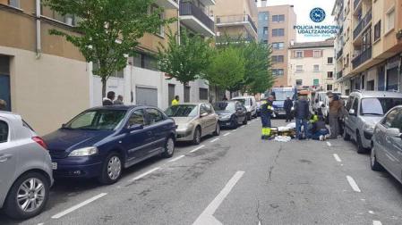 La mujer atropellada fue trasladada en ambulancia tras el accidente