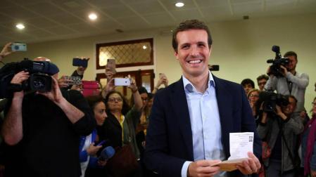 Casado espera que salga un gobierno estable de las elecciones "más decisivas"