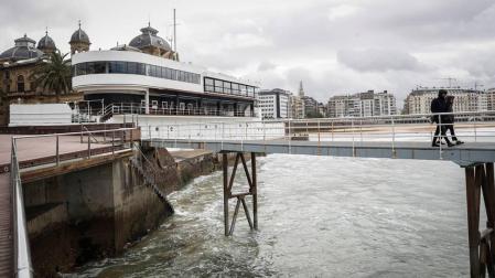 Continúa en extrema gravedad el menor herido en una pelea en San Sebastián