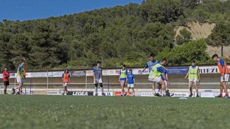 El nuevo césped para el Izarra solo estará a tiempo si se encarga el club