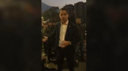 Juan Guaidó libera a Leopoldo López de su arresto domiciliario