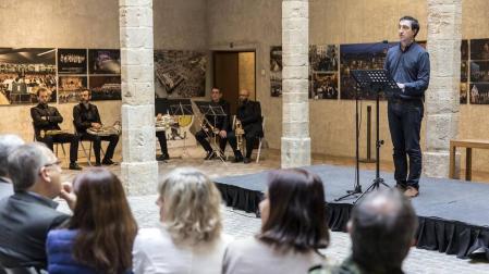 El Palacio del Condestable de Pamplona acoge desde este martes una exposición retrospectiva que conmemora los cien años de historia de la banda municipal de música "La Pamplonesa".