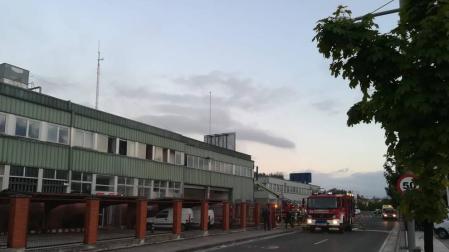 Un incendio afecta a la planta de Berlys en Mutilva Baja