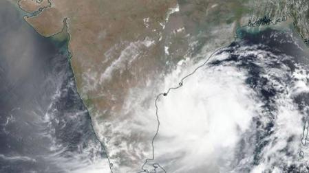 India planea evacuar a 800.000 personas por la llegada del ciclón 'Fani'