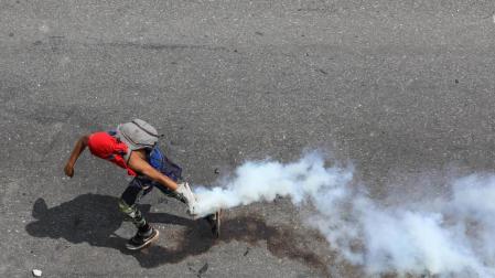 Al menos dos muertos, 130 heridos y más de 200 detenidos tras la última escalada de tensión en Venezuela