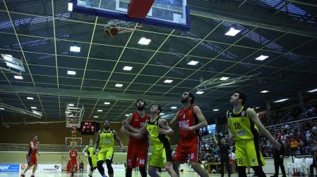 El líder fulmina al Basket Navarra