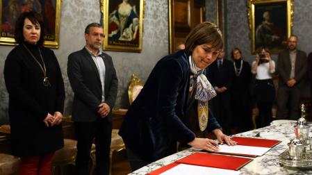 Barkos firma la convocatoria de las elecciones al Parlamento de Navarra