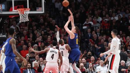 McCollum y Lillard dan el triunfo a Trail Blazers en cuatro prórrogas