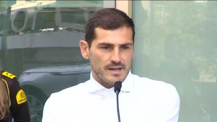 Salida del hospital de Iker casillas