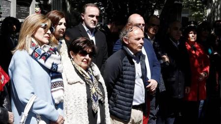 El cementerio de Pamplona acogió el 21 acto en recuerdo del edil asesinado por la banda terrorista en un acto al que acudieron familiares, compañeros y cargos políticos.