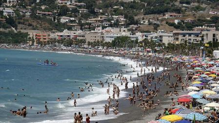 ​La bandera azul ondeará en 577 playas españolas, un nuevo récord