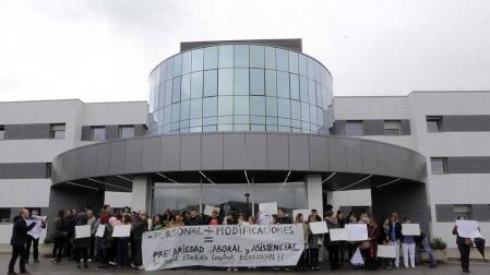 Clínica San Miguel cambia los despidos por bajas voluntarias