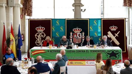 Desayuno sobre "Los años de plomo: Una visión retrospectiva 40 años después" con motivo de la celebración del 175 aniversario de la Guardia Civil.