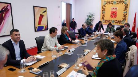 La comisión permanente del Parlamento, reunida este lunes.