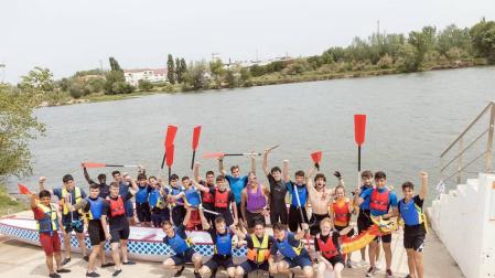 Los 'dragones' de Tudela ya surcan el Ebro