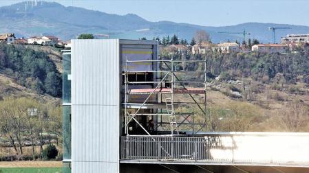 El ascensor de Echavacoiz supera los dos meses sin ponerse en marcha