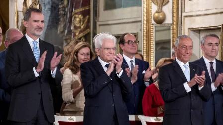 El himno de España con la letra de Pemán se cuela en un acto del rey en Italia